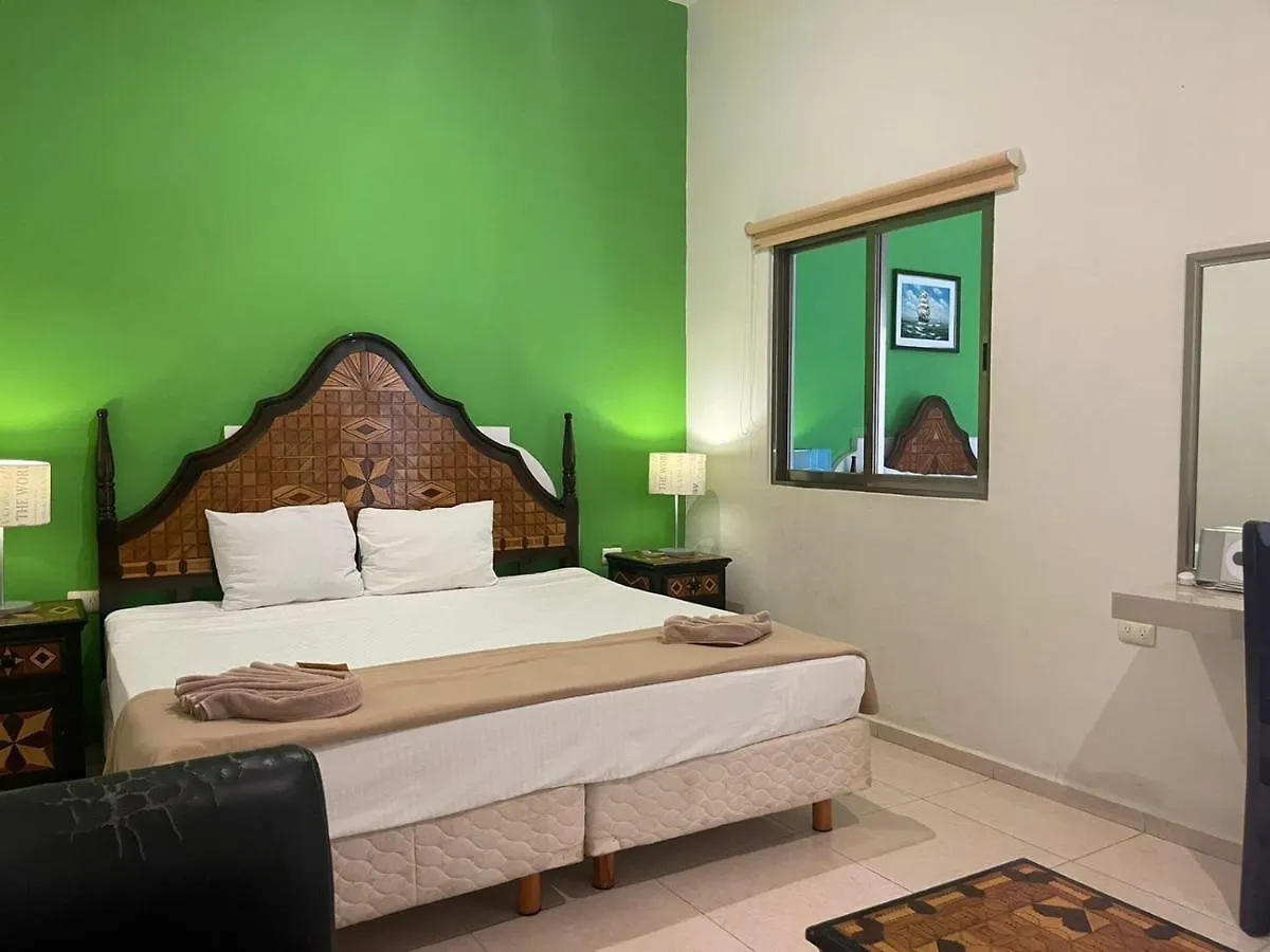 Hotel Mt טולום 3*,