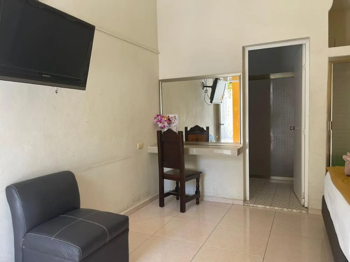 Hotel Mt טולום 3*,